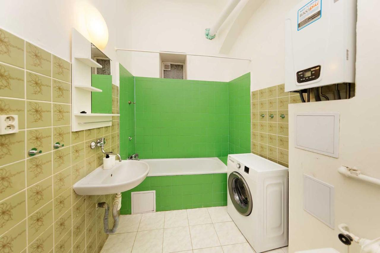 Peter'S Tower Apartments Prag Dış mekan fotoğraf